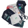 Trousse de secours détail accessoires ciseaux compresses